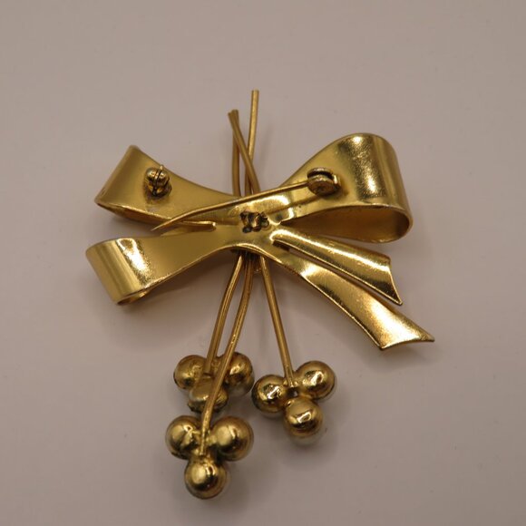 Coro Gold Tone Bow Brooch with Faux Pearls - Picture 4 of 7